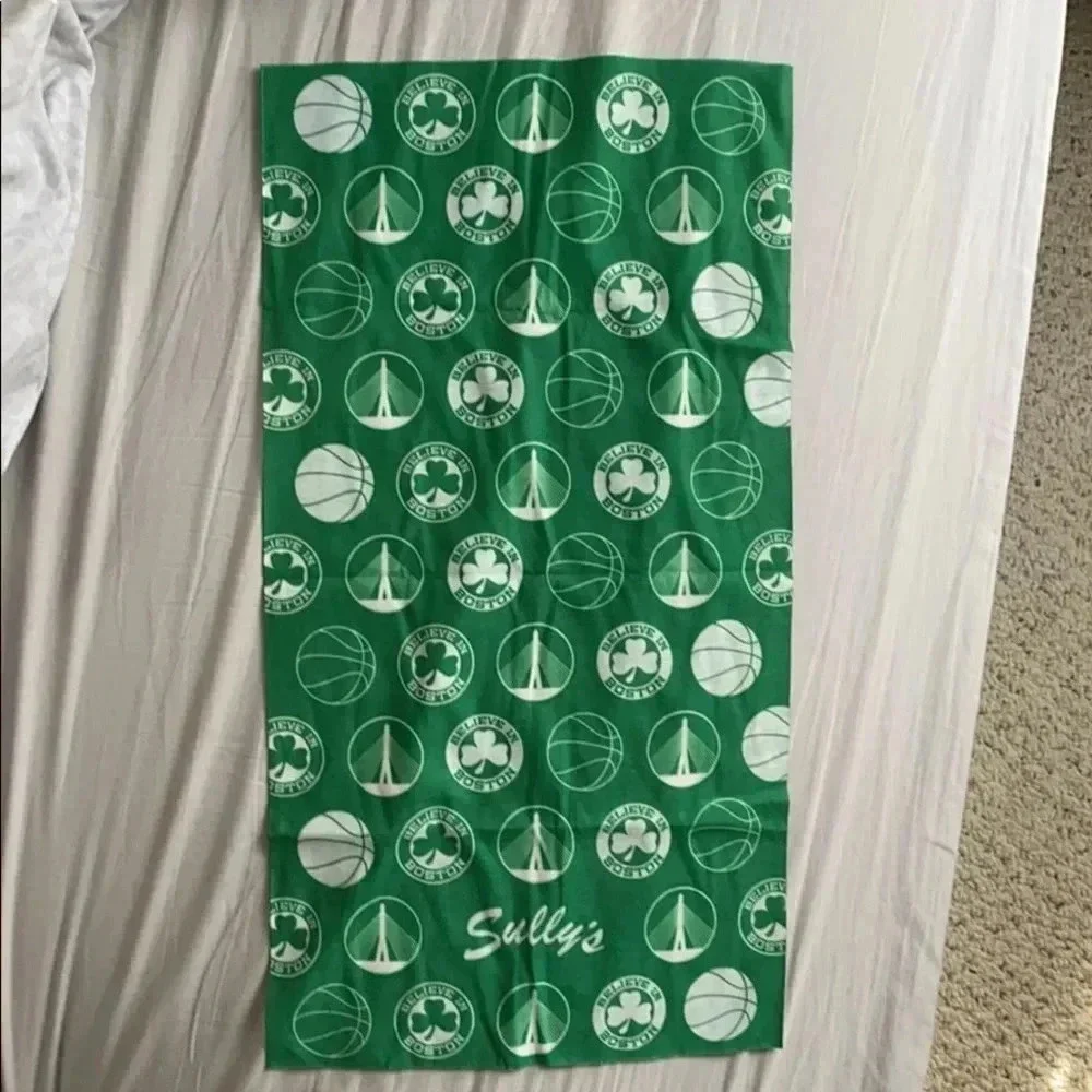 ✅BNWT Celtics Neck Gaiter ❤️